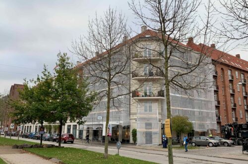 Sådan foregår en hovedentreprise af trappeopgange